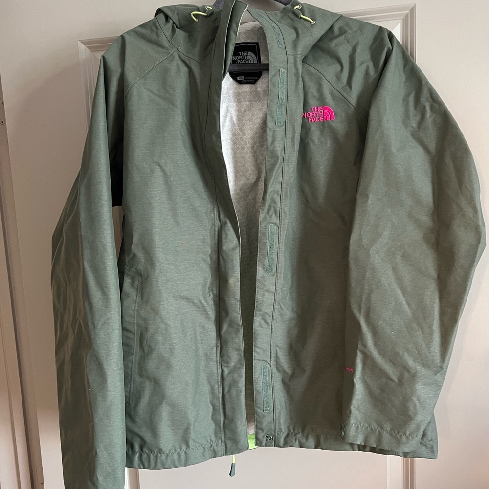 NORTH FACE RAIN JACKET